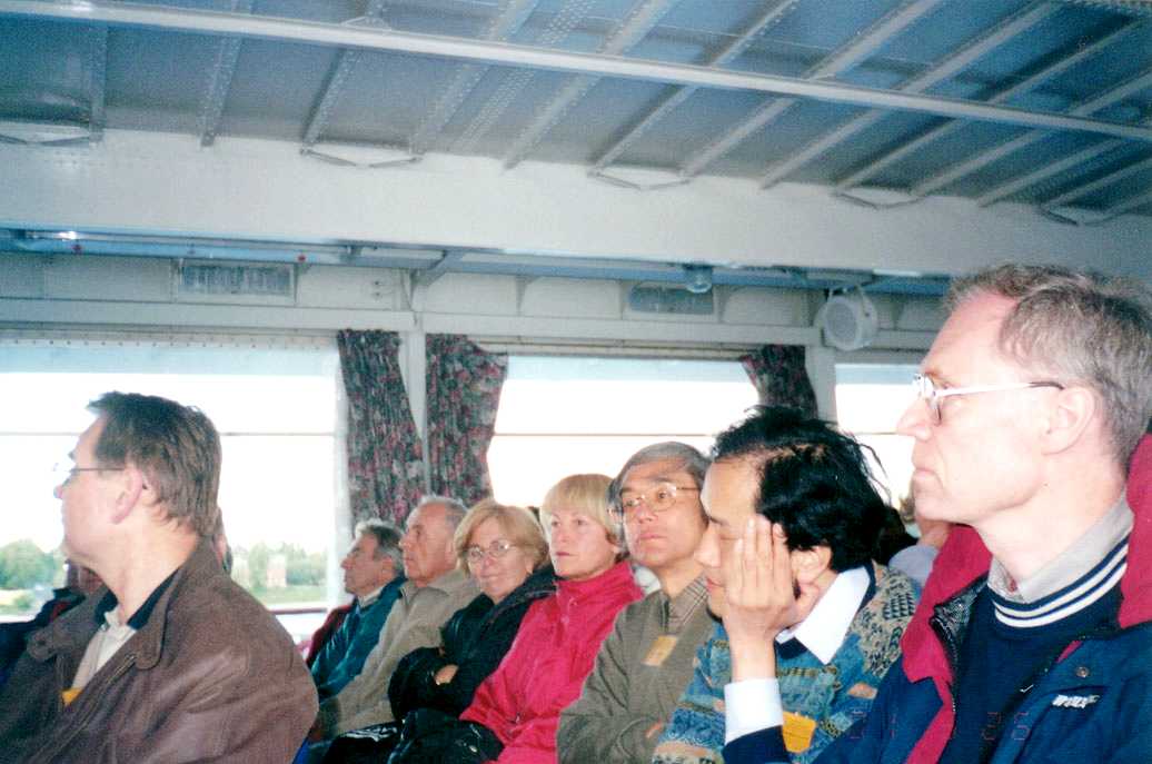 lec.jpg (69659 bytes)