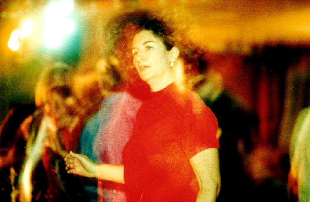 danc01.jpg (53767 bytes)