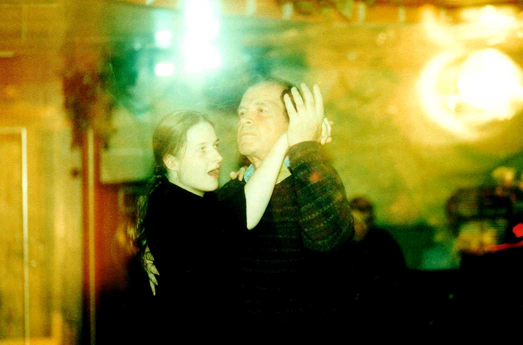 danc02.jpg (49018 bytes)