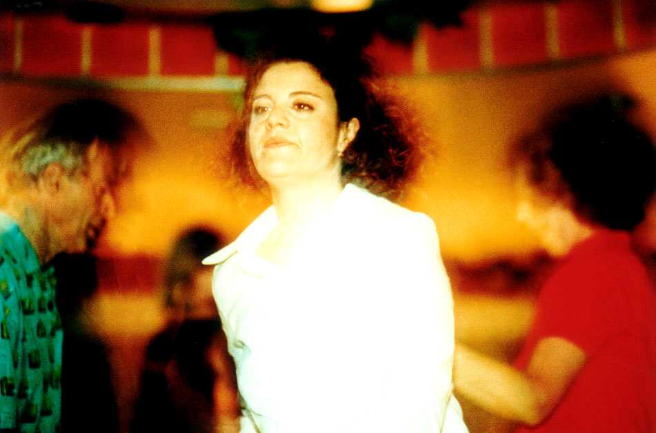 danc07.jpg (39257 bytes)