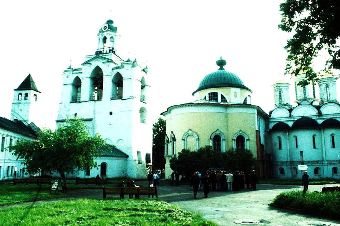 Yar115.jpg (92944 bytes)