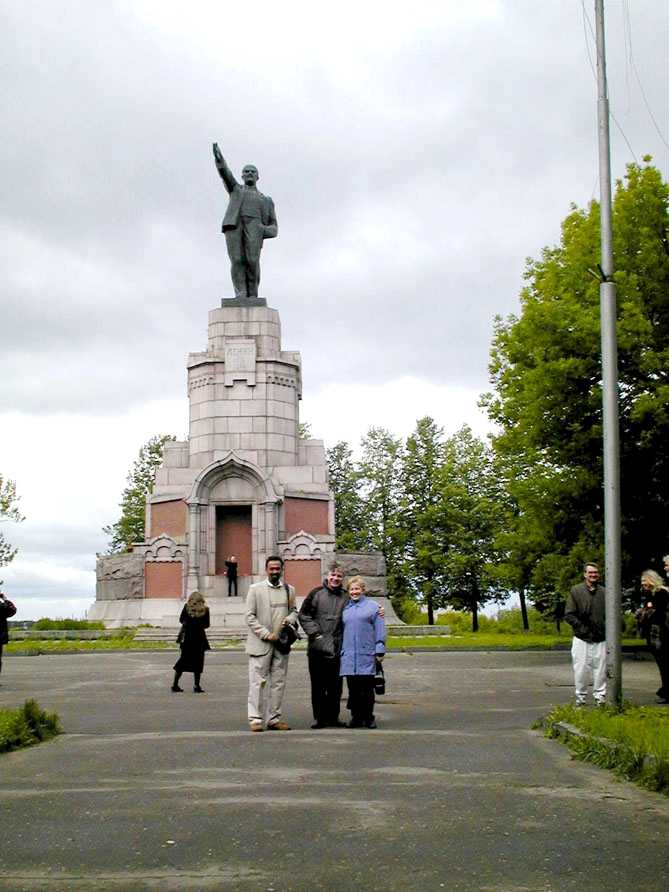 Lenin18b.jpg (59992 bytes)