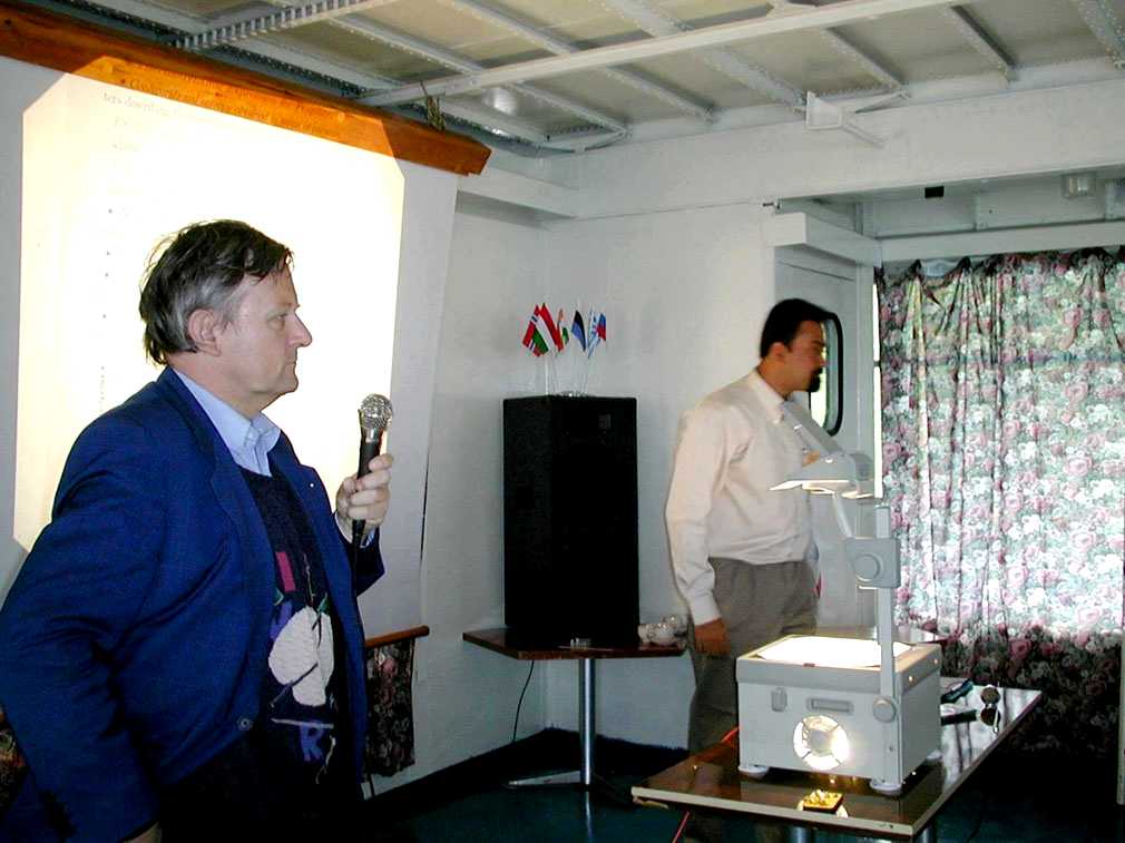 Binder3.jpg (68422 bytes)