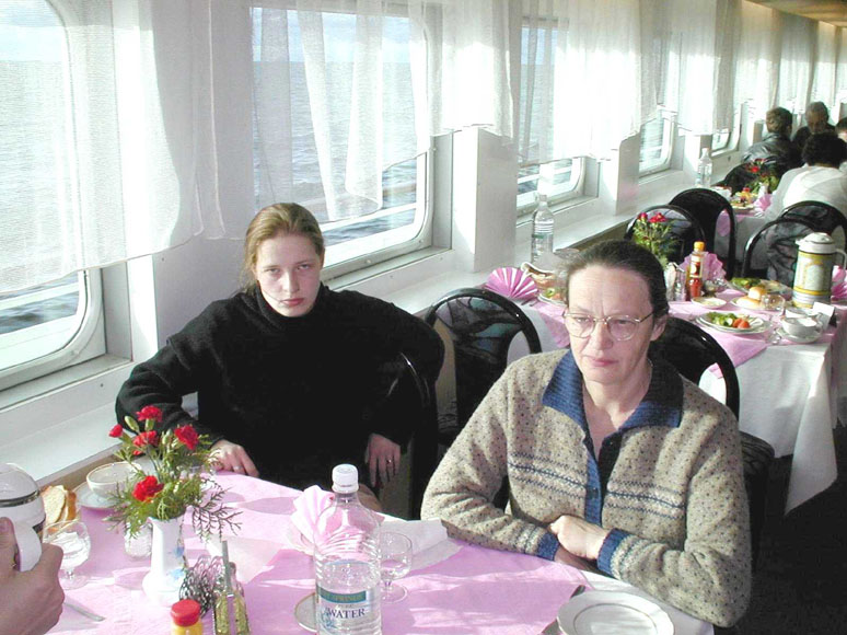 Liza03.jpg (120389 bytes)