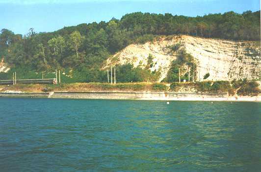 zb5.jpg (25366 bytes)