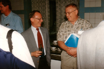 f2a.JPG (37415 bytes)